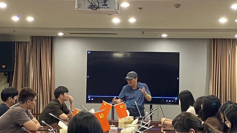大学生创业新选择：传媒公司加盟，加盟费多少合适？**